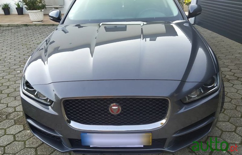 2017' Jaguar XE 2.0 D Prestige Aut. photo #3