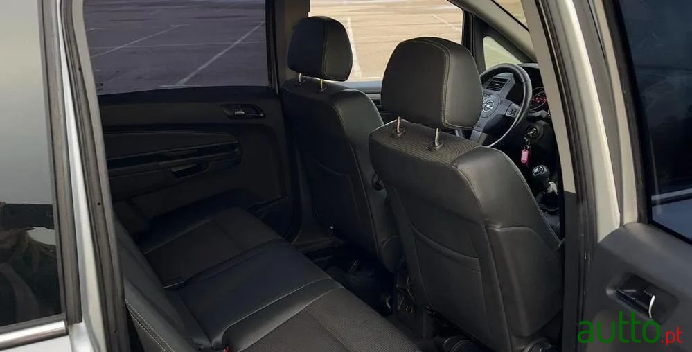 2006' Opel Zafira photo #4