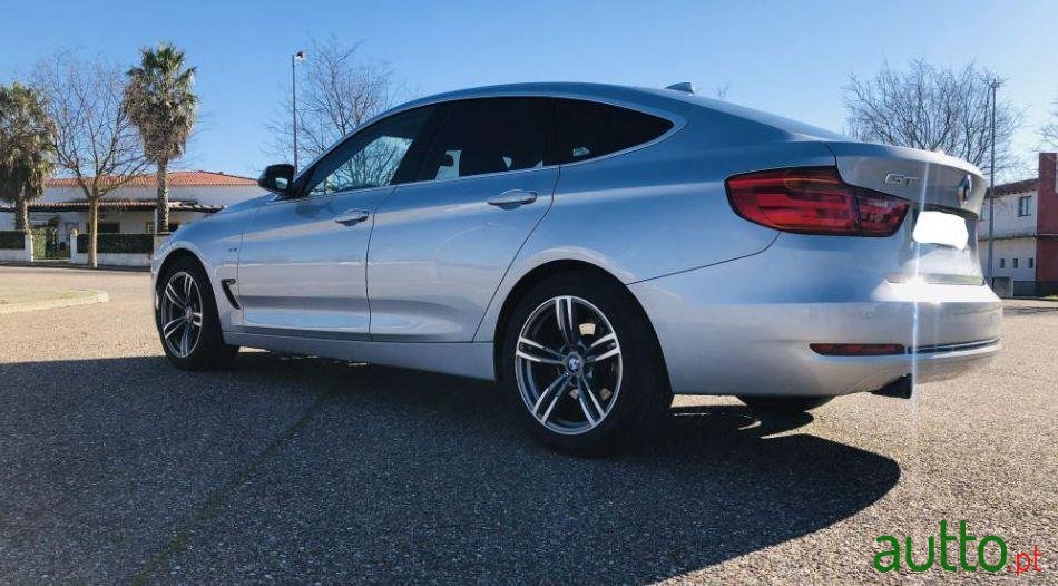 2013' BMW 318 Gran Turismo Sport photo #1