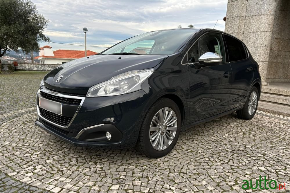 2017' Peugeot 208 photo #1
