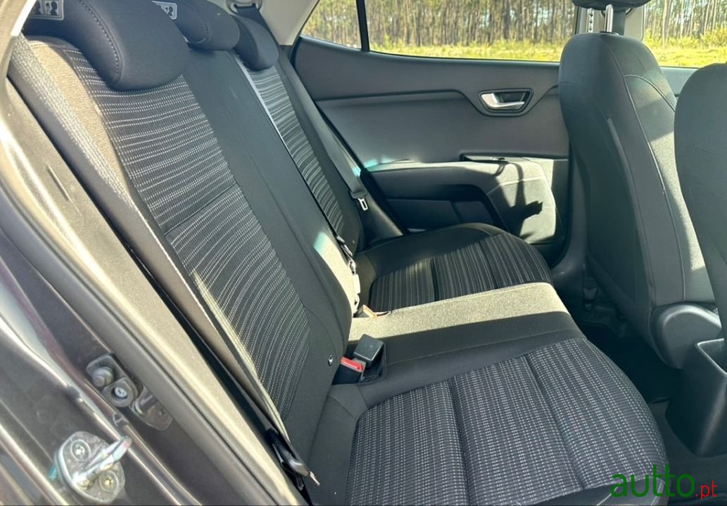 2017' Kia Stonic photo #5