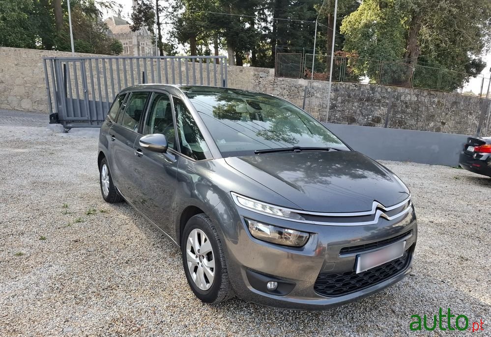 2015' Citroen C4 Grand Picasso photo #2