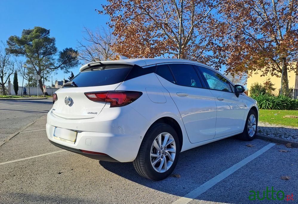 2018' Opel Astra 1.0 Innovation S/S photo #1