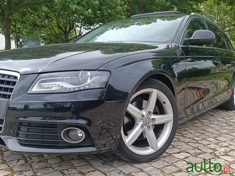 2008' Audi A4 Avant photo #2