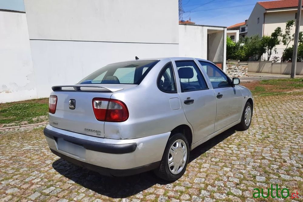 2001' SEAT Cordoba 1.9 Sdi Fresh photo #3