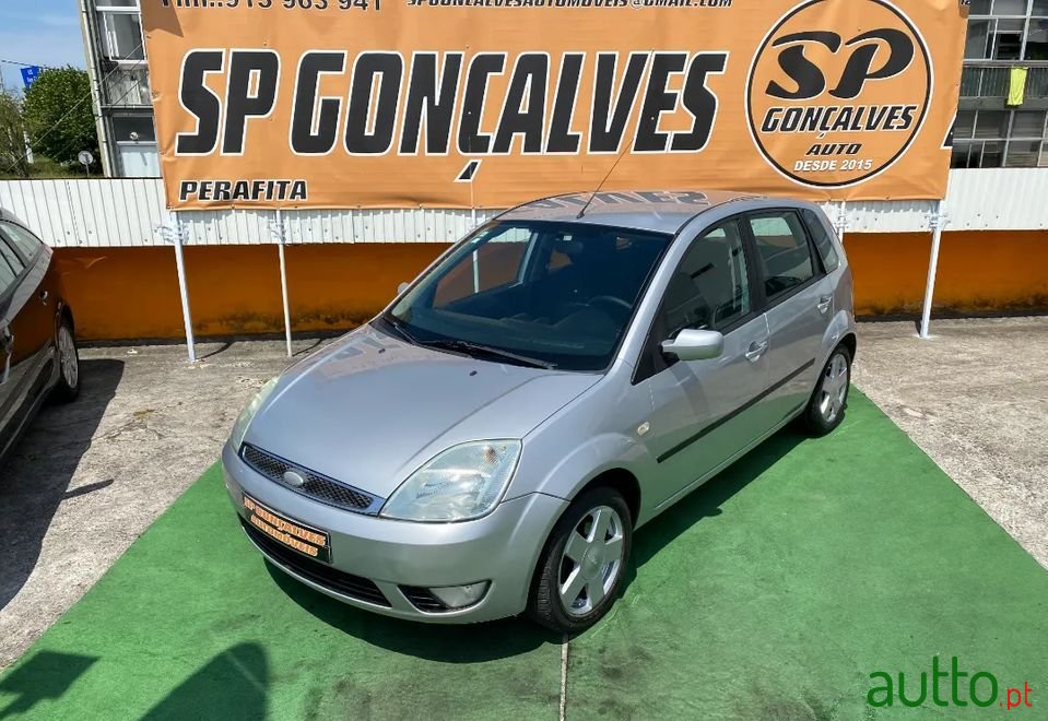 2005' Ford Fiesta photo #2