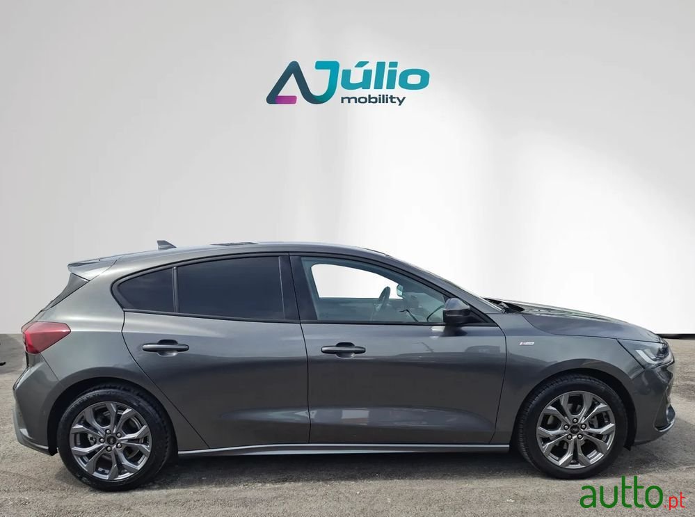 2023' Ford Focus photo #5
