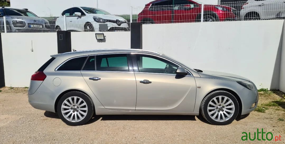 2010' Opel Insignia Sports Tourer photo #4