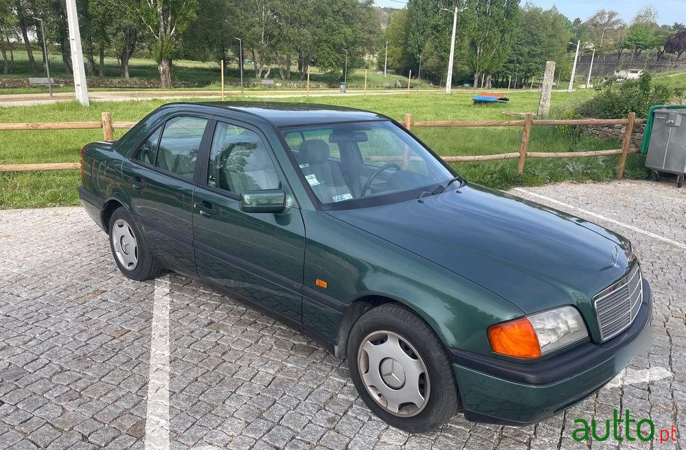 1994' Mercedes-Benz Classe C photo #1