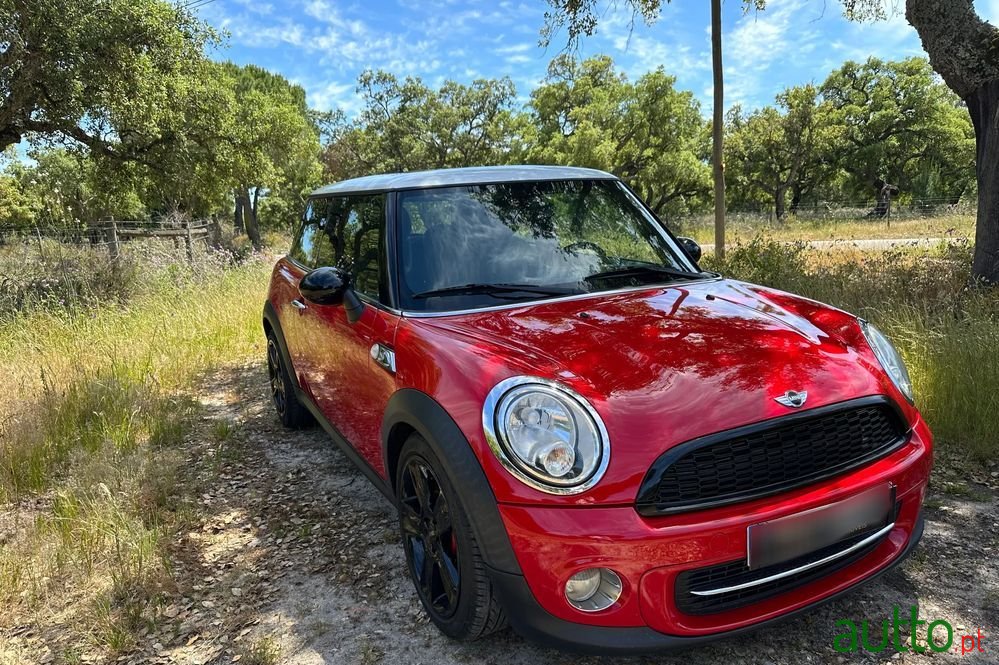 2012' MINI One 3 Portas photo #2