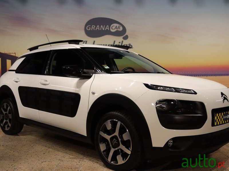 2015' Citroen C4 Cactus photo #3