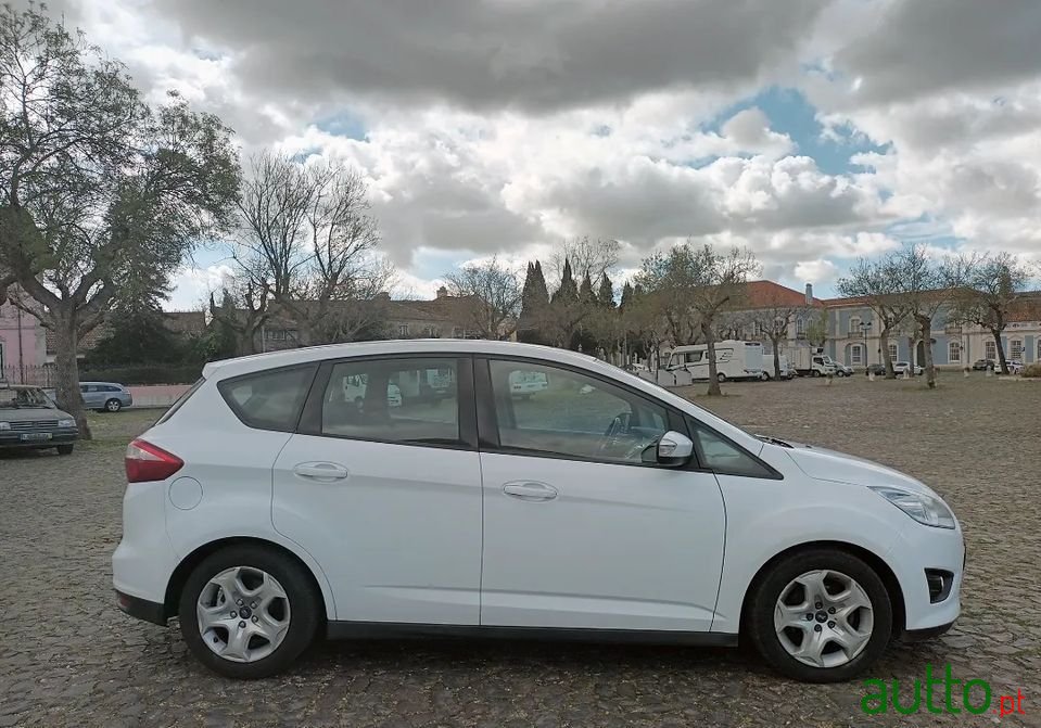 2011' Ford C-MAX photo #3