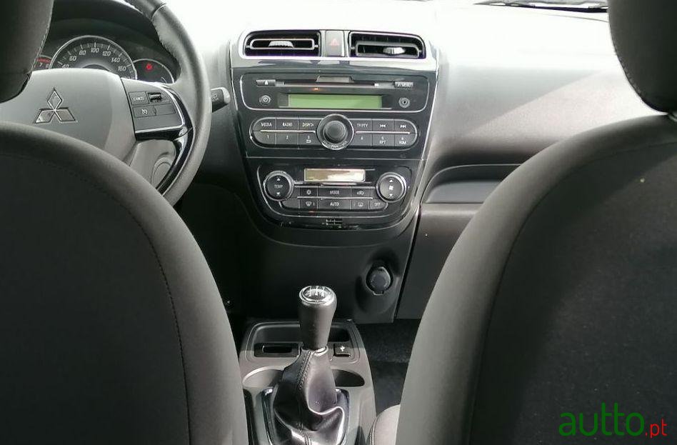 2018' Mitsubishi Space Star photo #3