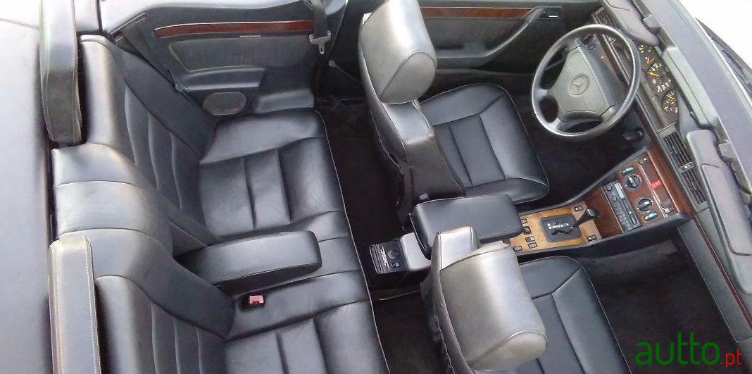 1995' Mercedes-Benz E-220 photo #3