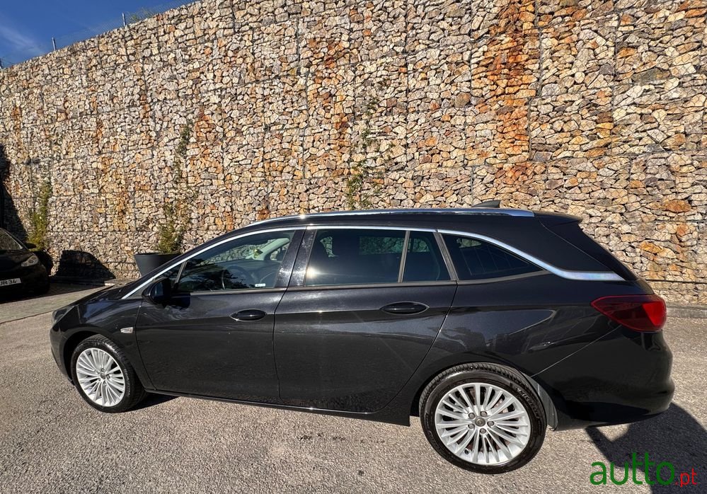 2016' Opel Astra photo #1