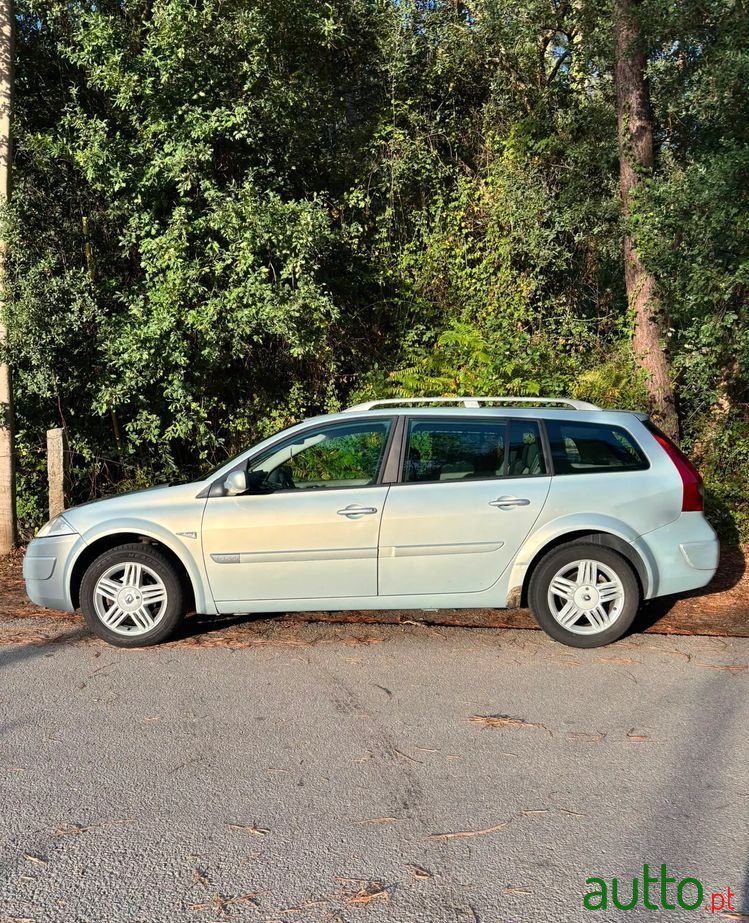 2004' Renault Megane Break photo #1