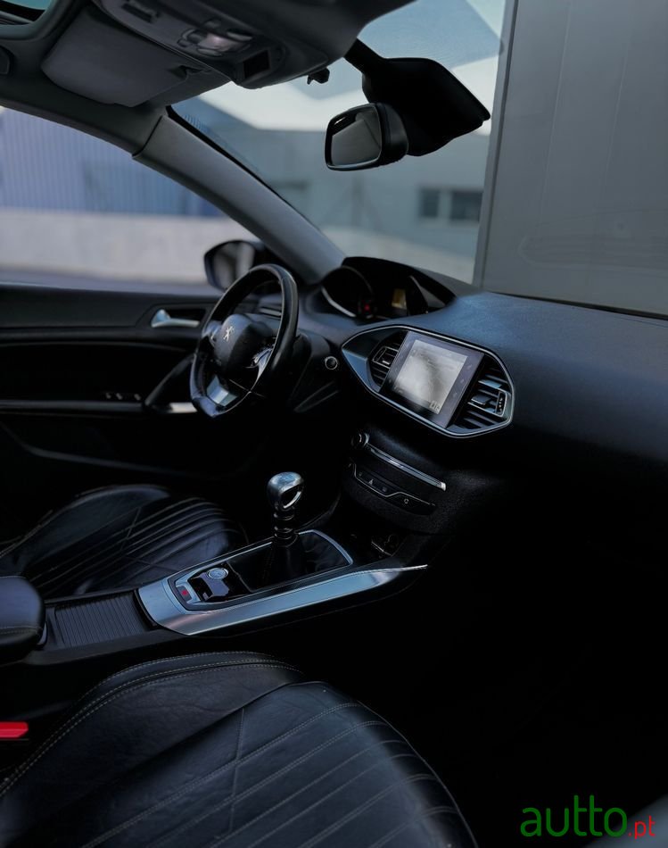 2014' Peugeot 308 1.6 Bluehdi Allure photo #6