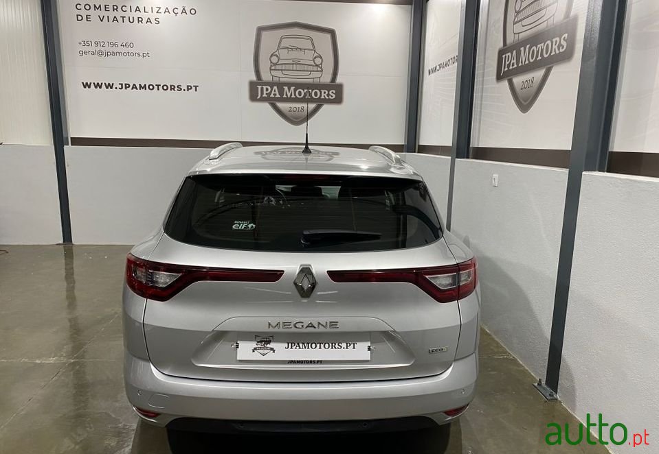 2017' Renault Megane Sport Tourer photo #5