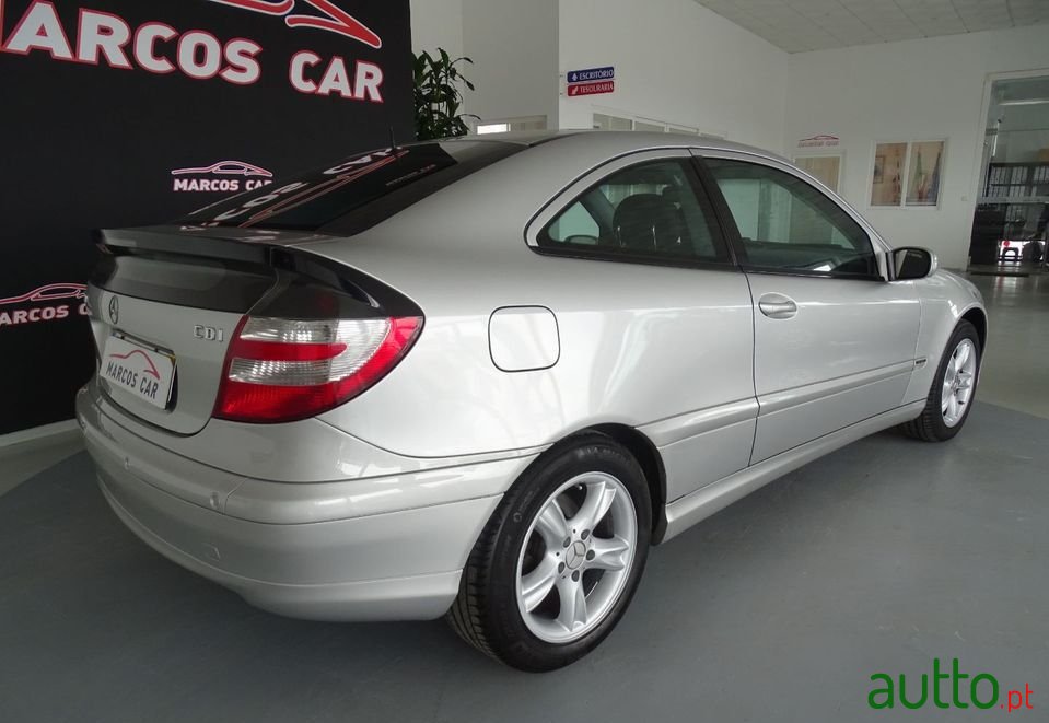 2003' Mercedes-Benz C-220 photo #5