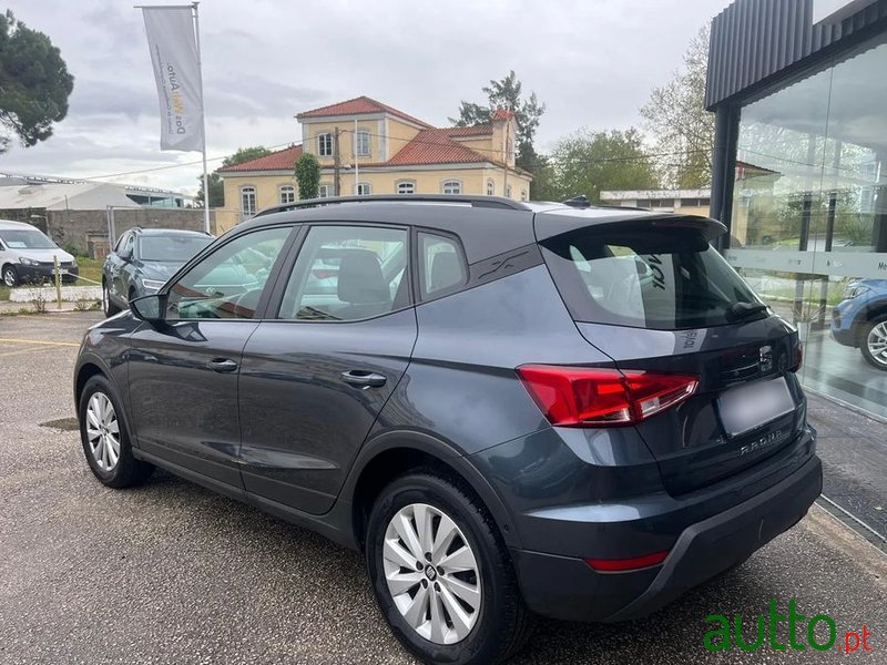 2020' SEAT Arona 1.0 Tsi Style photo #2