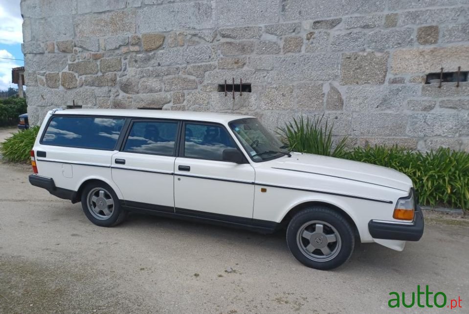 1990' Volvo 240 photo #2