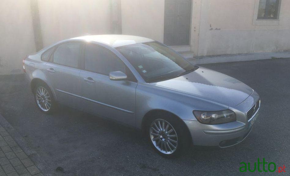 2005' Volvo S40 photo #3
