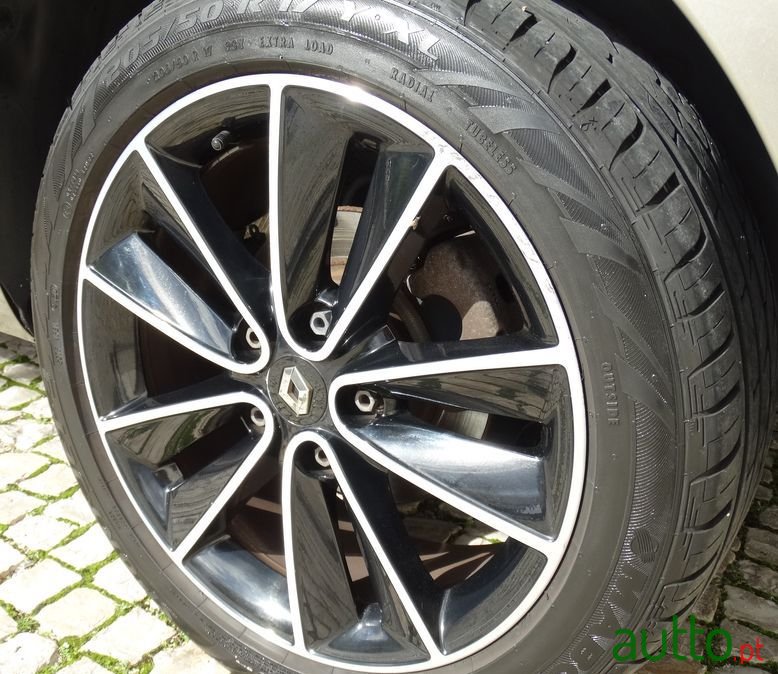 2013' Renault Megane Sport Tourer photo #5