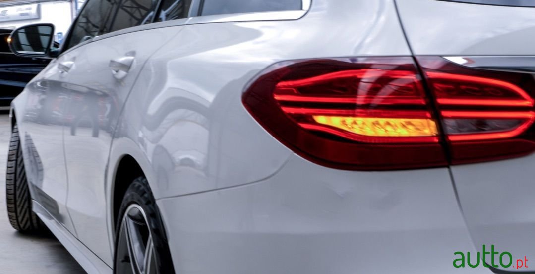 2015' Mercedes-Benz C-200 photo #4