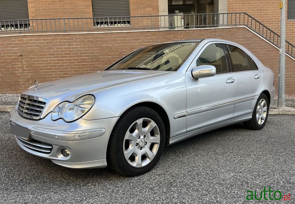2005' Mercedes-Benz C 200 Cdi Classic Aut. photo #1