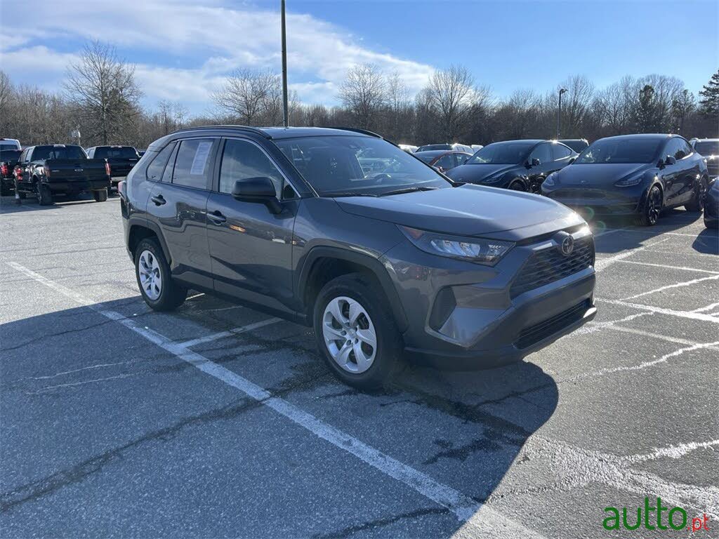 2019' Toyota RAV4 LE FWD photo #1