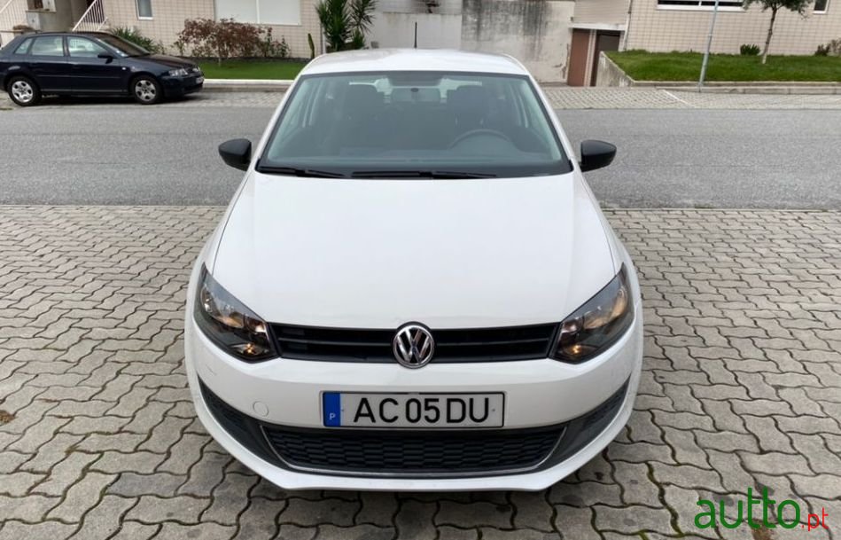 2013' Volkswagen Polo photo #3