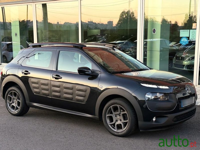 2017' Citroen C4 Cactus photo #3