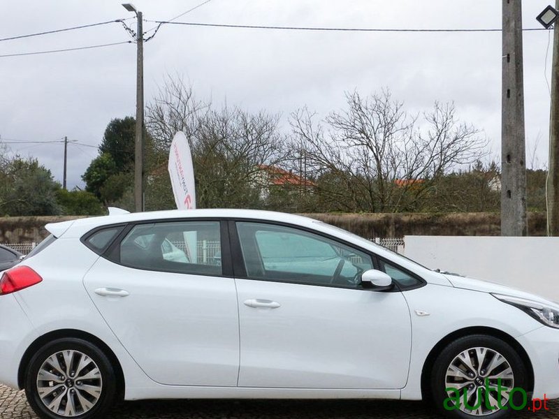 2017' Kia Ceed 1.4 Crdi Nav Line photo #5