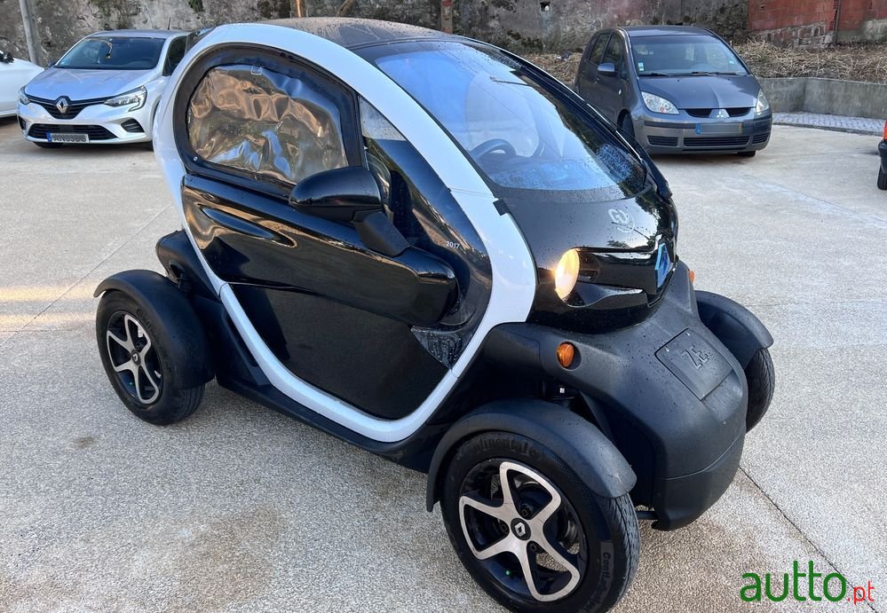 2017' Renault Twizy 80 Intens Black Flex photo #2