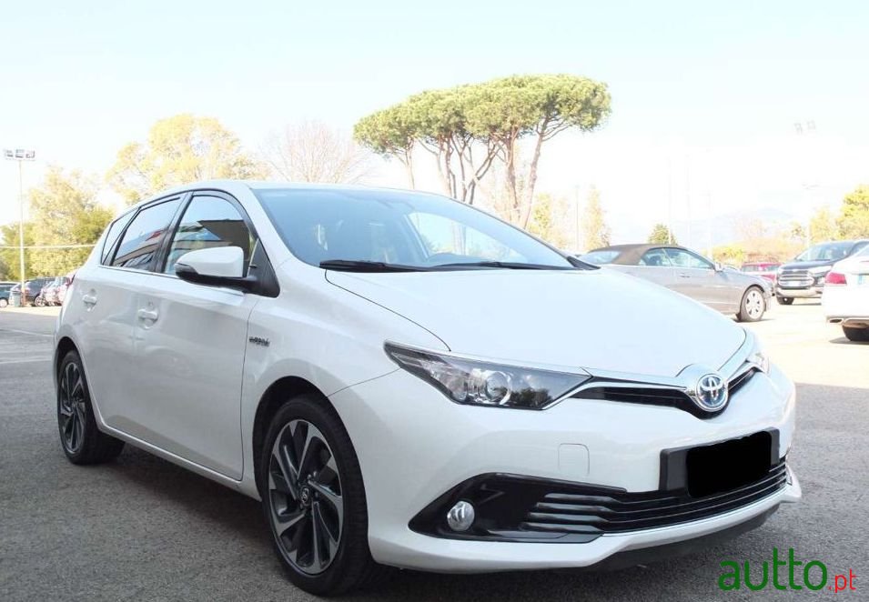 2016' Toyota Auris Sport photo #1