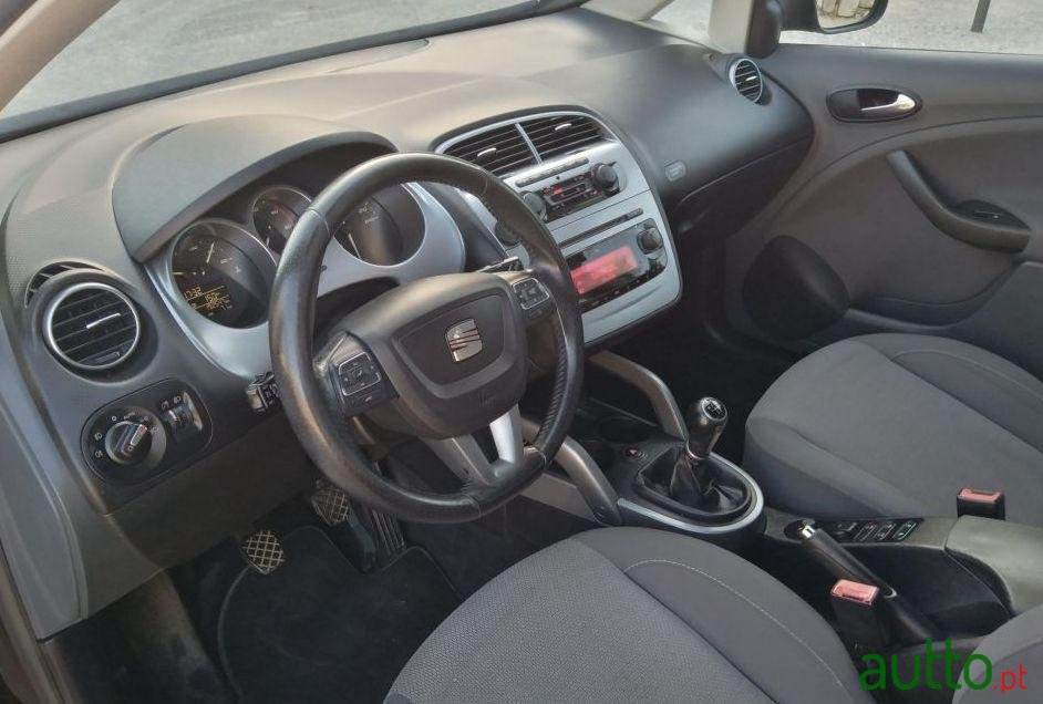 2010' SEAT Altea photo #2