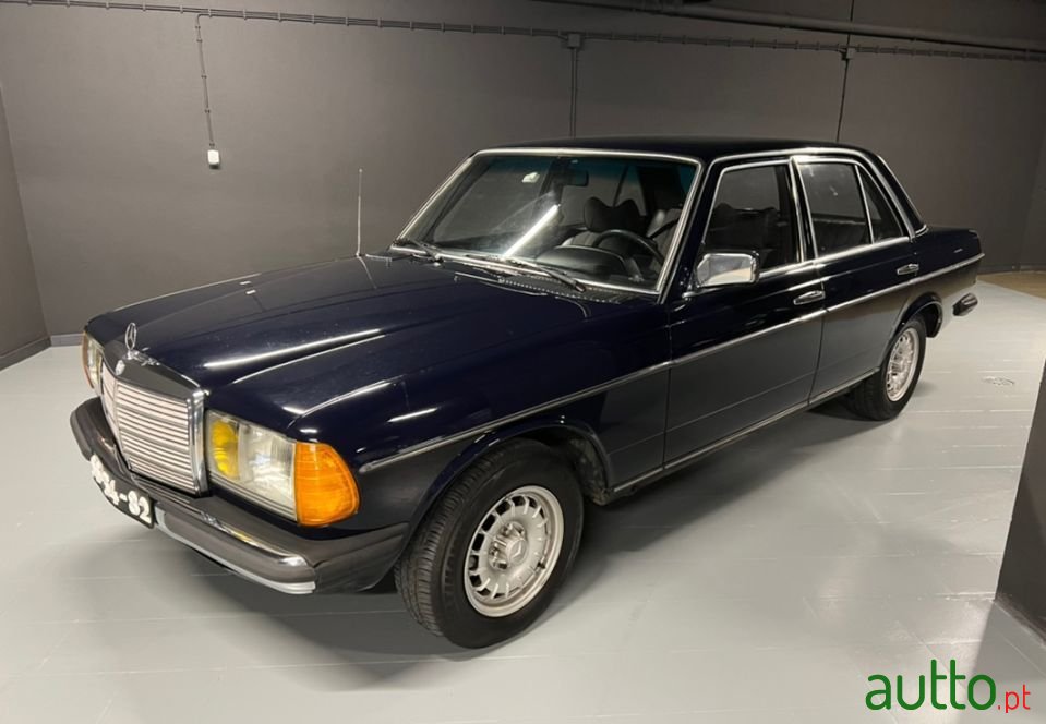 1977' Mercedes-Benz 300 photo #5