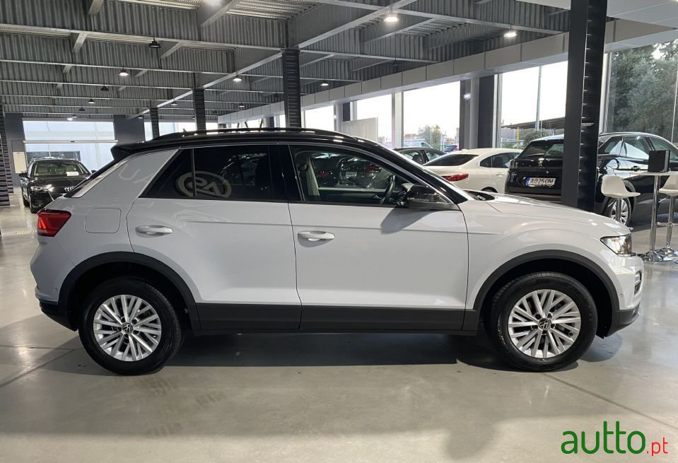 2021' Volkswagen T-Roc photo #5