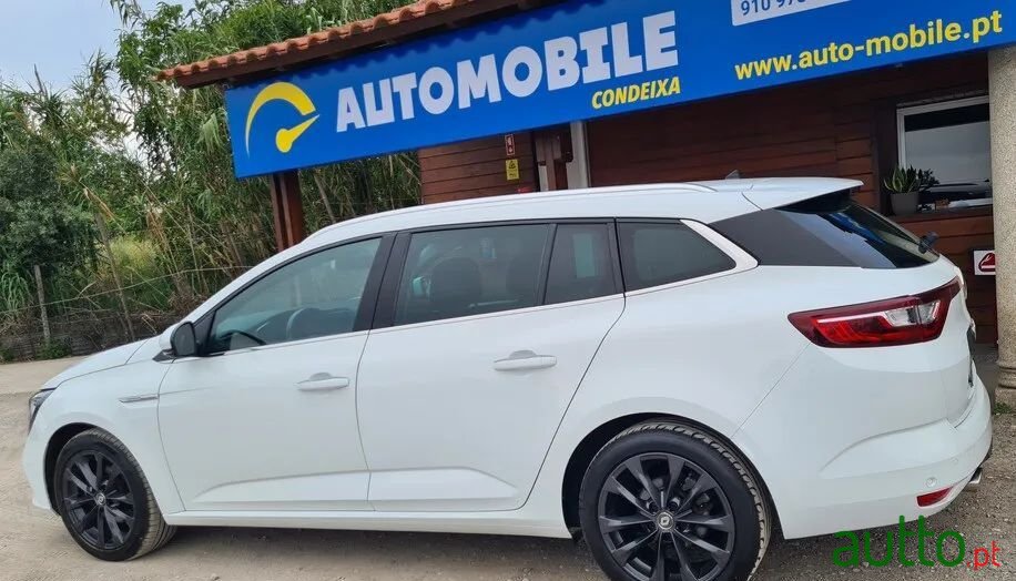 2018' Renault Megane Sport Tourer photo #3