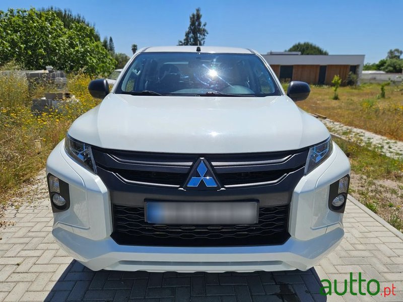 2021' Mitsubishi L200 photo #2