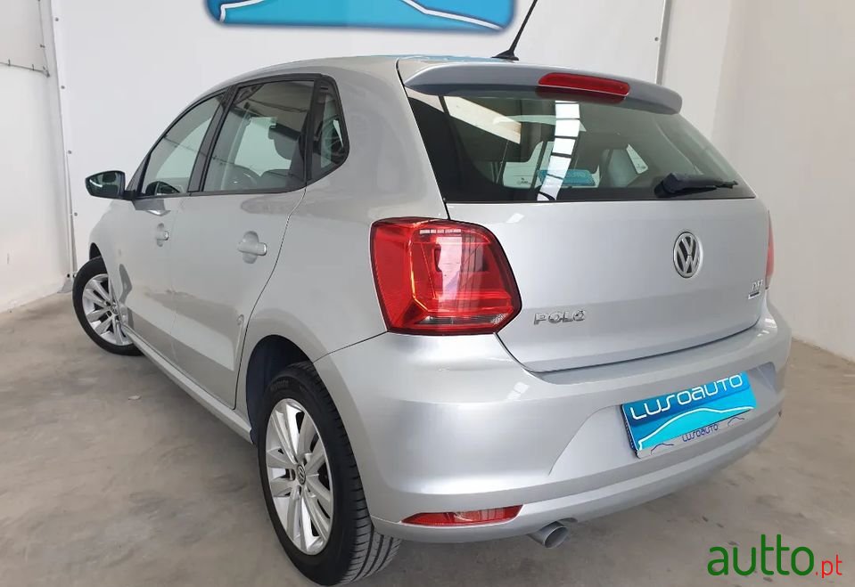 2016' Volkswagen Polo photo #4