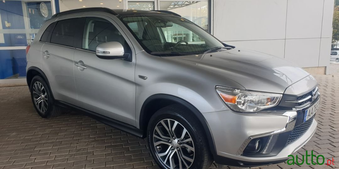 2020' Mitsubishi ASX photo #2