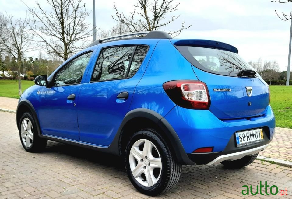 2016' Dacia Sandero photo #4