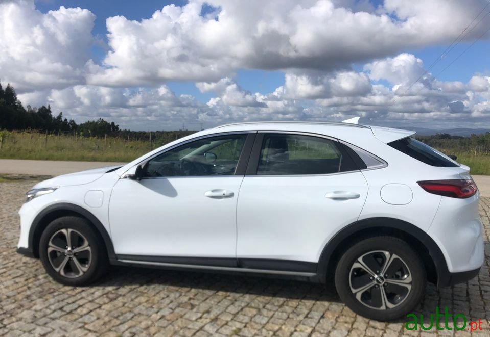 2021' Kia XCeed photo #2