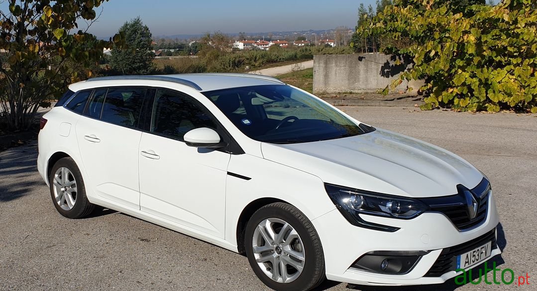 2018' Renault Megane Sport Tourer photo #5