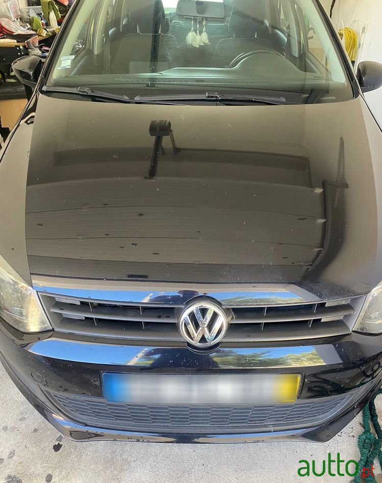 2015' Volkswagen Polo photo #1