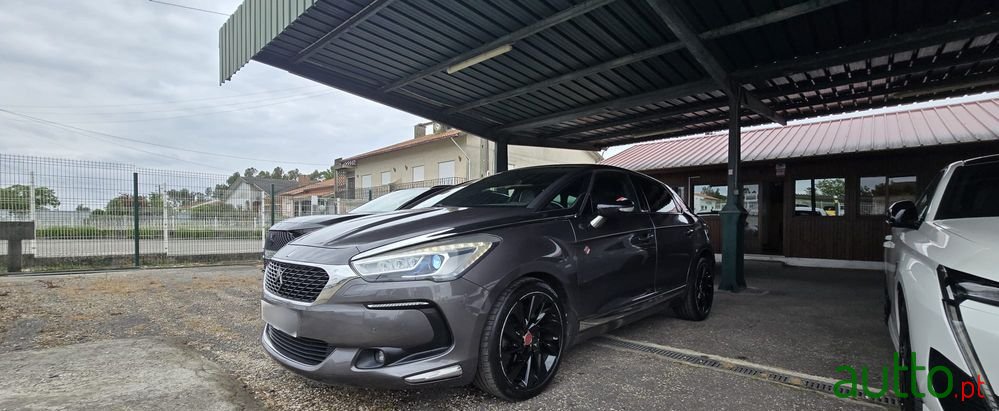 2017' DS Automobiles Ds5 photo #1