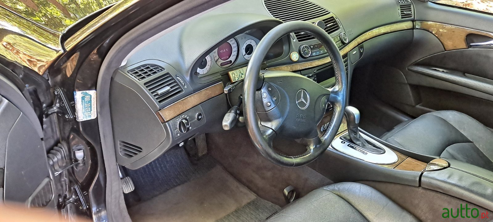 2002' Mercedes-Benz E-Class E220 photo #5