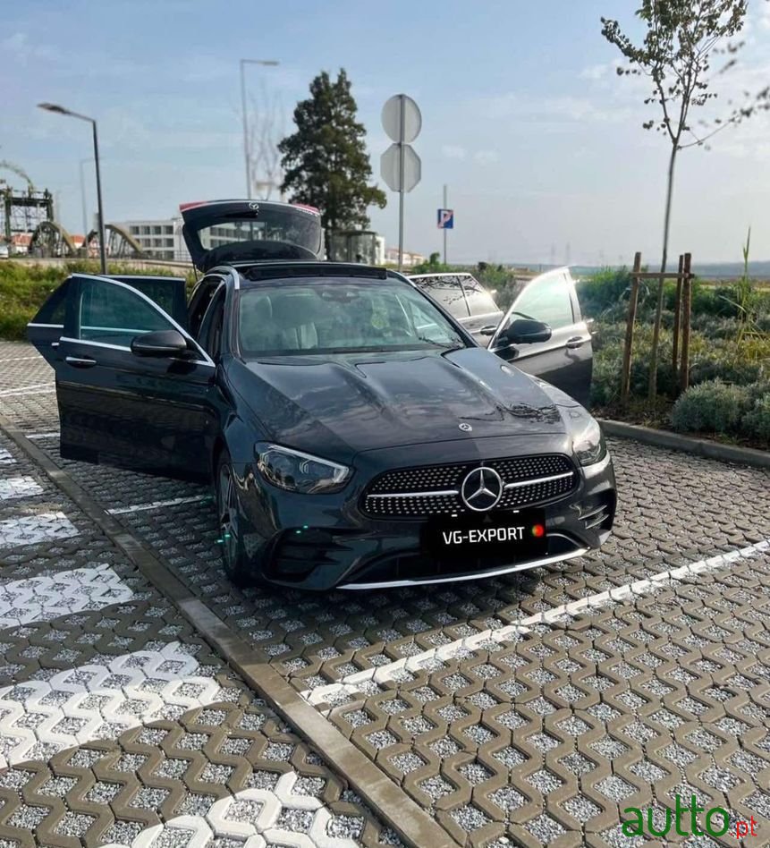 2021' Mercedes-Benz Classe E De Amg Line photo #2