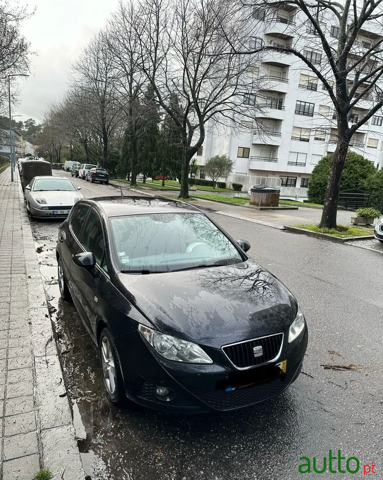 2011' SEAT Ibiza photo #1